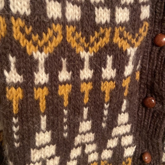 Beautiful Handmade sweater -Wool with hearts 💕 - Picture 4 of 11